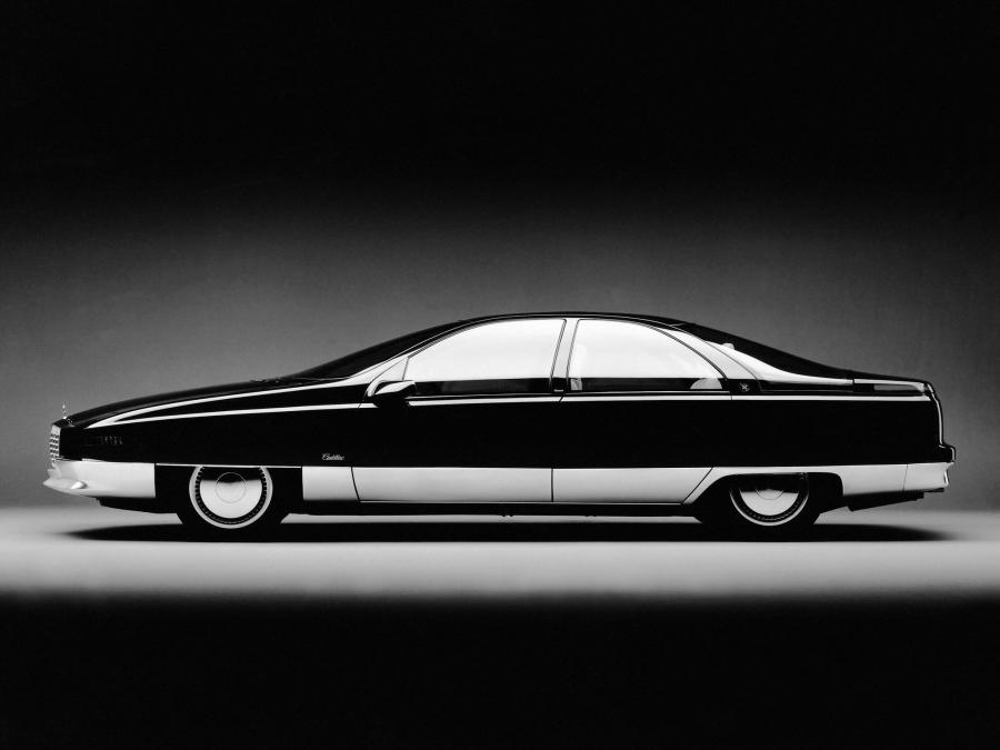  Cadillac Voyage Concept 1988 года  (фото 3 из 4)